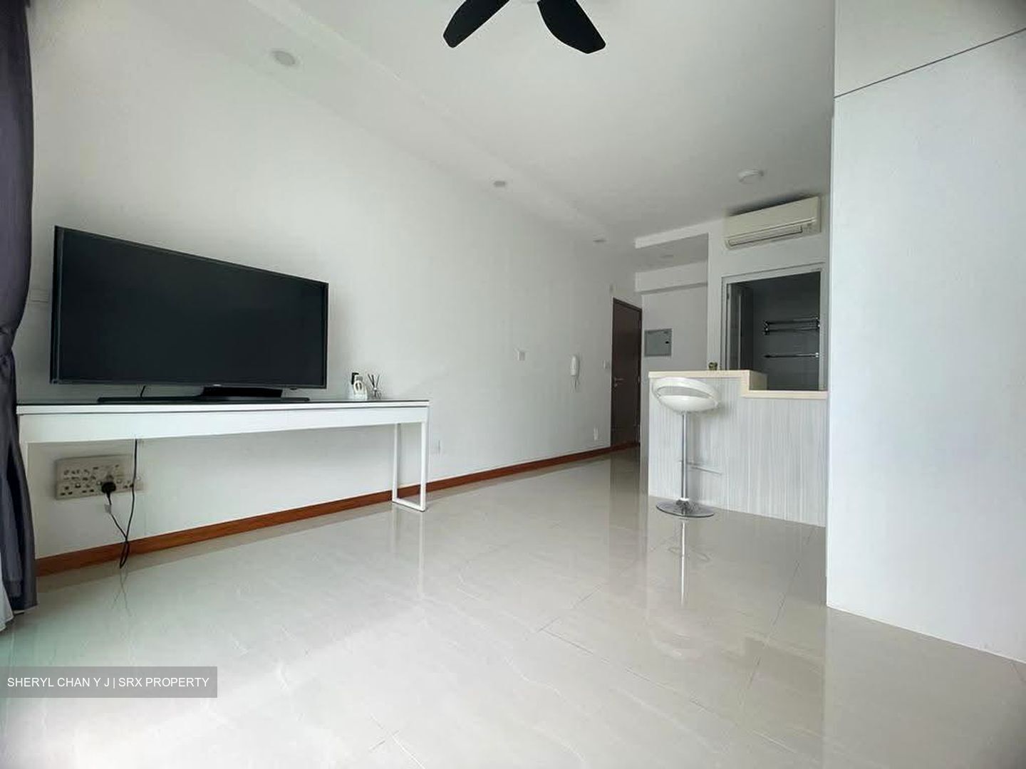 1 Canberra (D27), Condominium #574093161